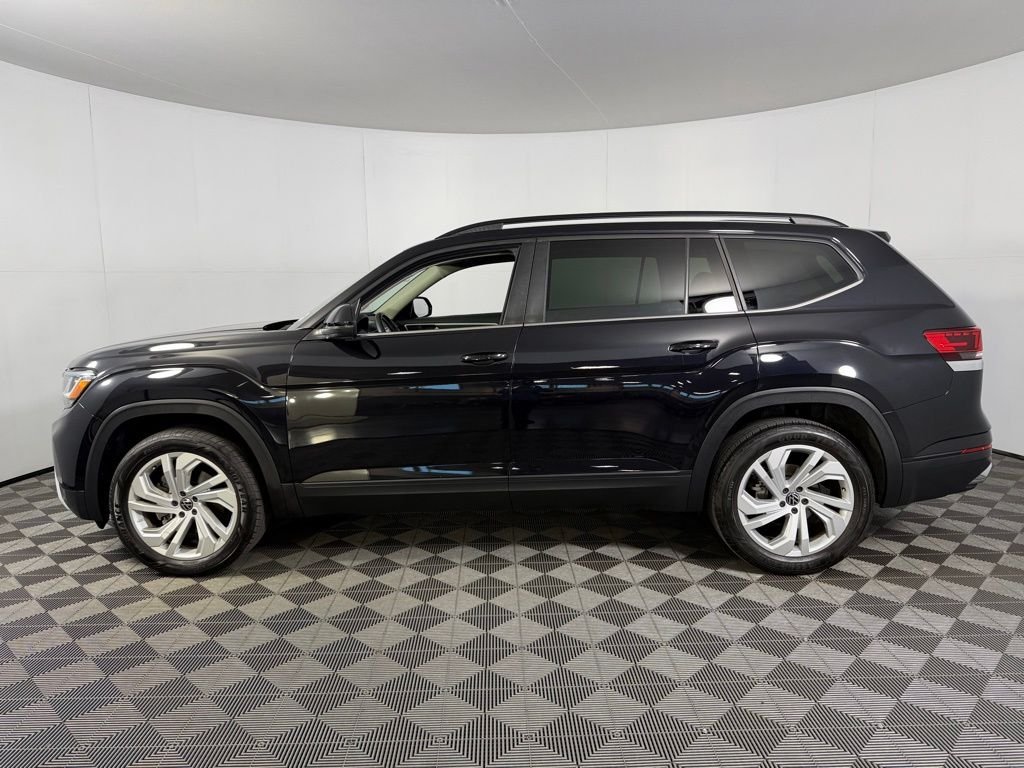 Used 2023 Black Volkswagen 3.6L V6 SE w/Technology image 9