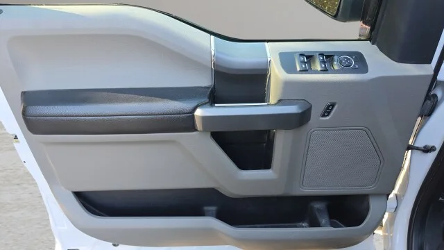 Used 2017 Oxford White Ford XLT image 14