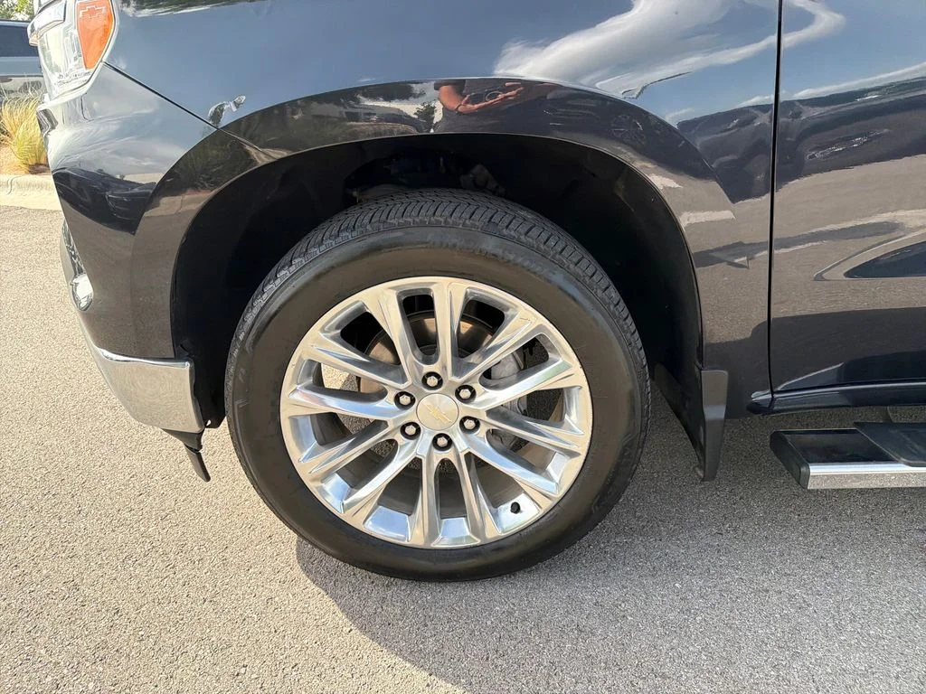 Used 2022 Gray Chevrolet LT image 18