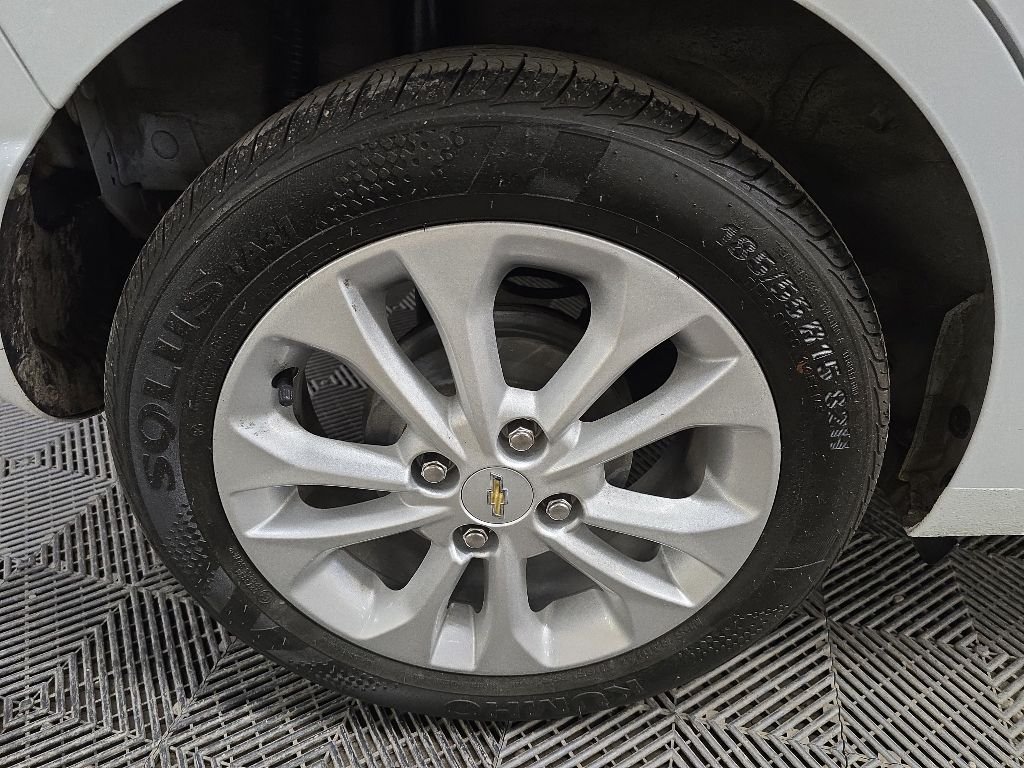 Used 2020 White Chevrolet 1LT image 13