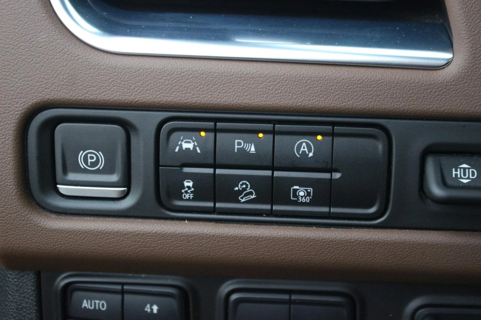 Used 2024 Iridescent Pearl Tricoat Chevrolet High Country image 32