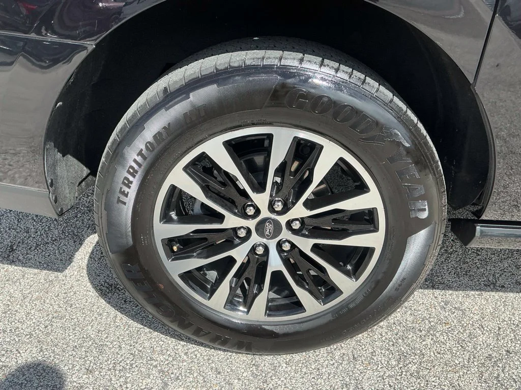 Used 2025 Black Ford Platinum image 13