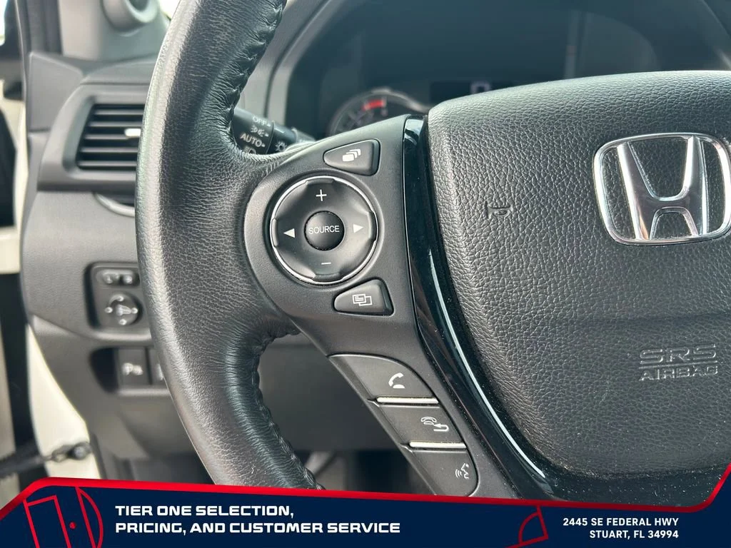 Used 2017  Honda Touring image 48