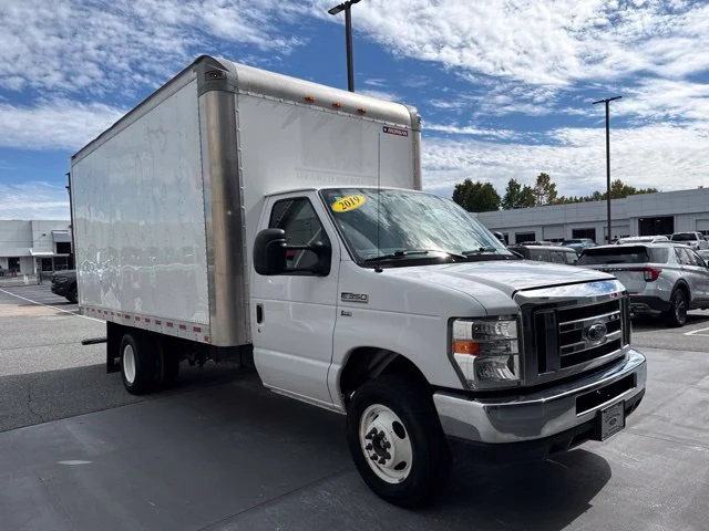 Used 2019 White Ford Base image 1