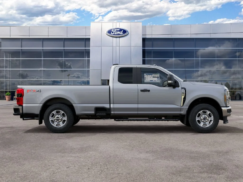 New 2027 Silver Ford XLT image 5