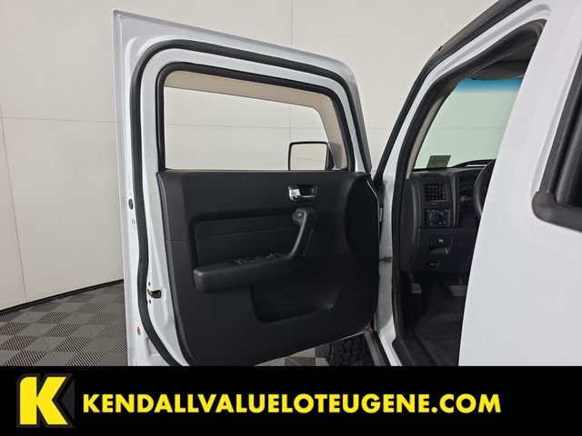 Used 2007 White Hummer Base image 20