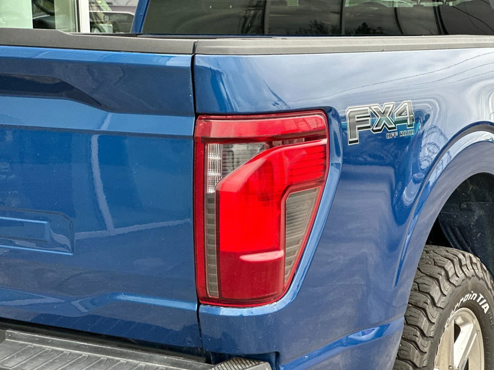 Used 2024 Atlas Blue Metallic Ford XLT image 23
