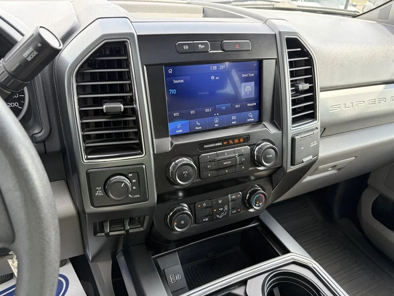 Used 2022 White Ford Super Duty XLT image 7