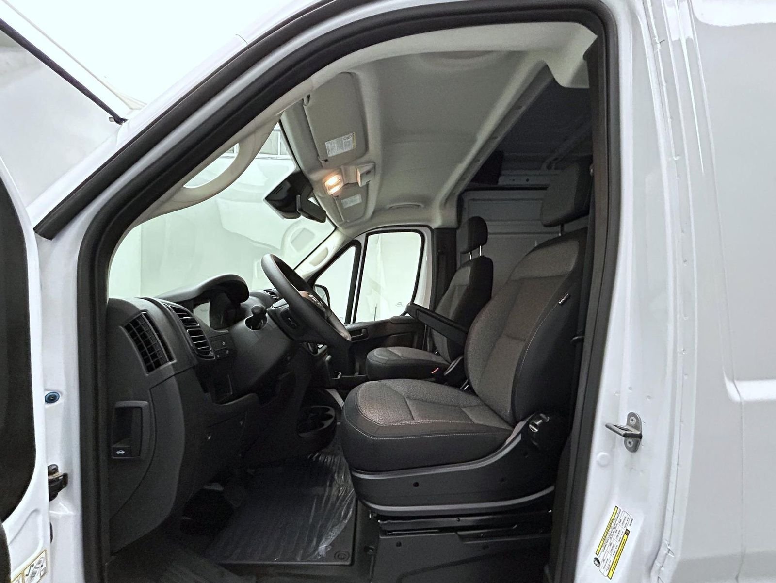 New 2026 Bright White Clear-Coat Exterior Paint RAM High Roof image 10