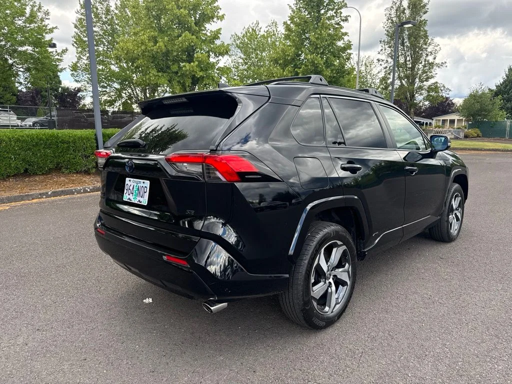 Used 2022 Midnight Black Metallic Toyota SE image 7