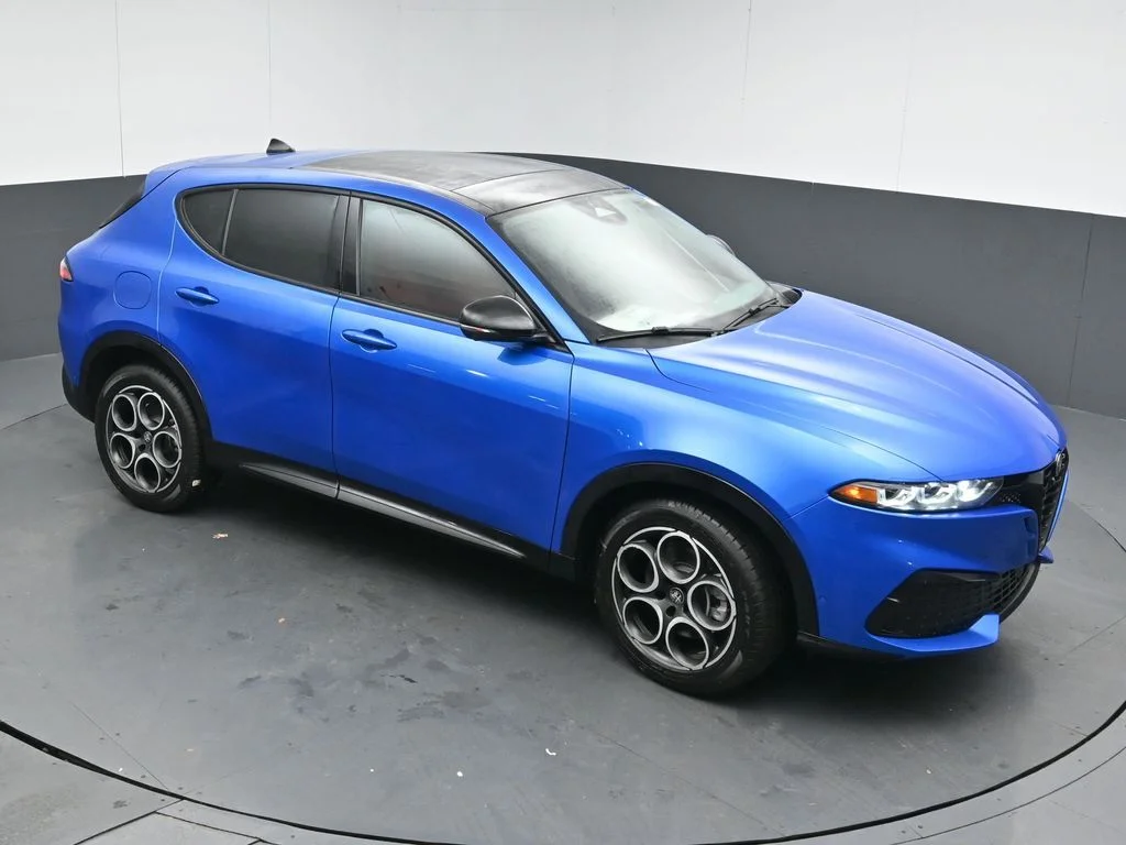 New 2026 Misano Blue Metallic Exterior Paint Alfa Romeo Base image 38