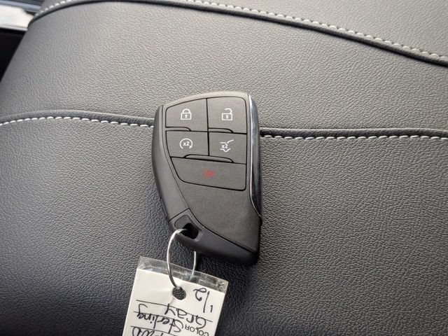 New 2027 Sterling Gray Metallic Chevrolet LT image 32