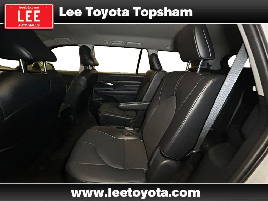 Used 2024 Pearl Toyota XLE image 13