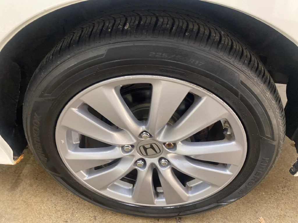 Used 2012 White Honda EX-L image 17
