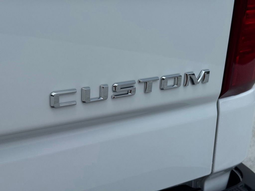 2026 Chevrolet Silverado 1500 Custom - Photo 13