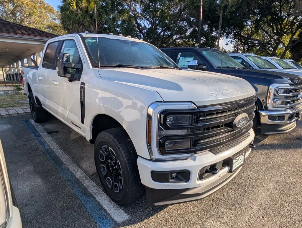 2026 Ford F-250 Super Duty Platinum - Photo 2