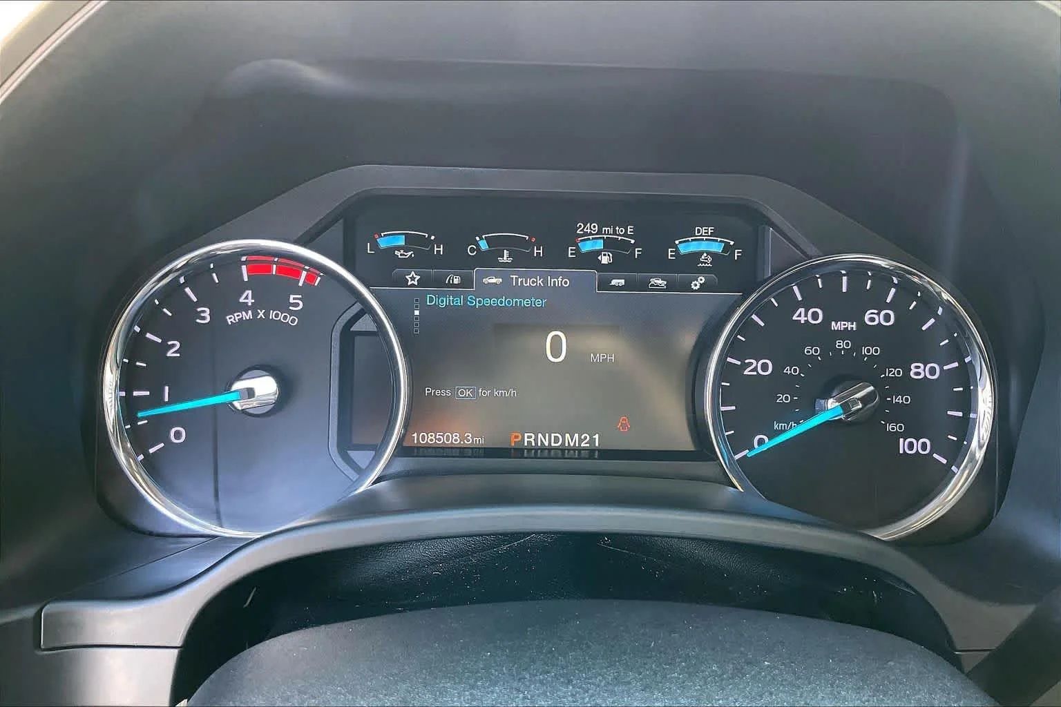 Used 2018 White Platinum Metallic Tri-Coat Ford LARIAT image 24