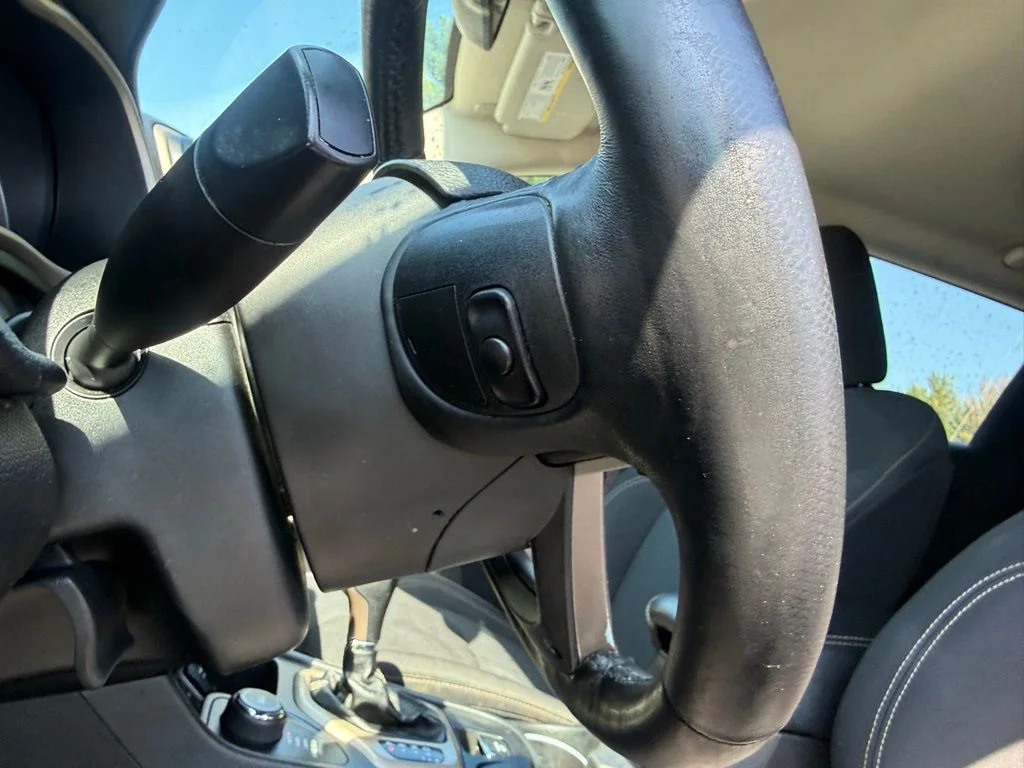Used 2017 Red Jeep Latitude image 17