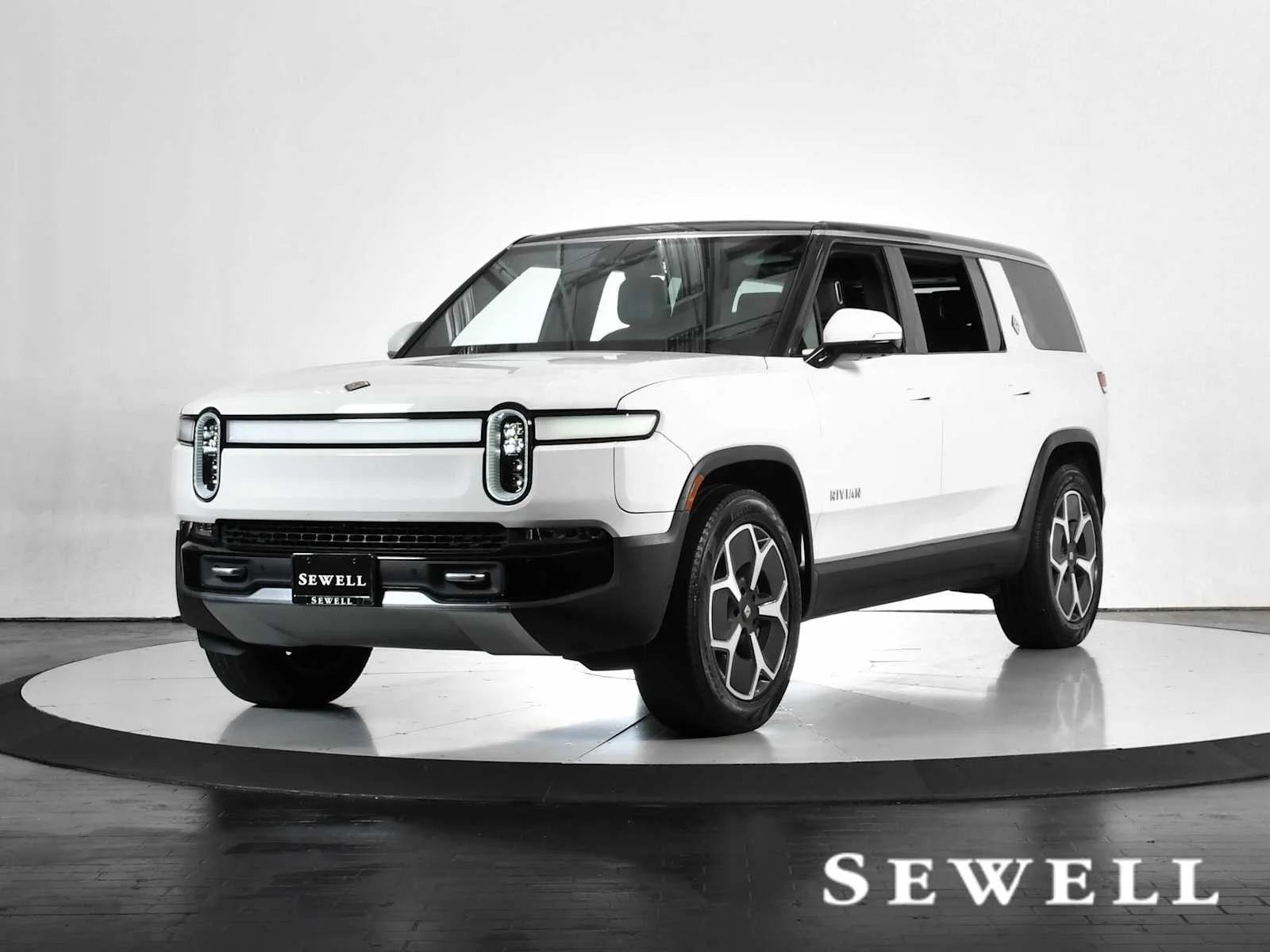 2024 Rivian R1S