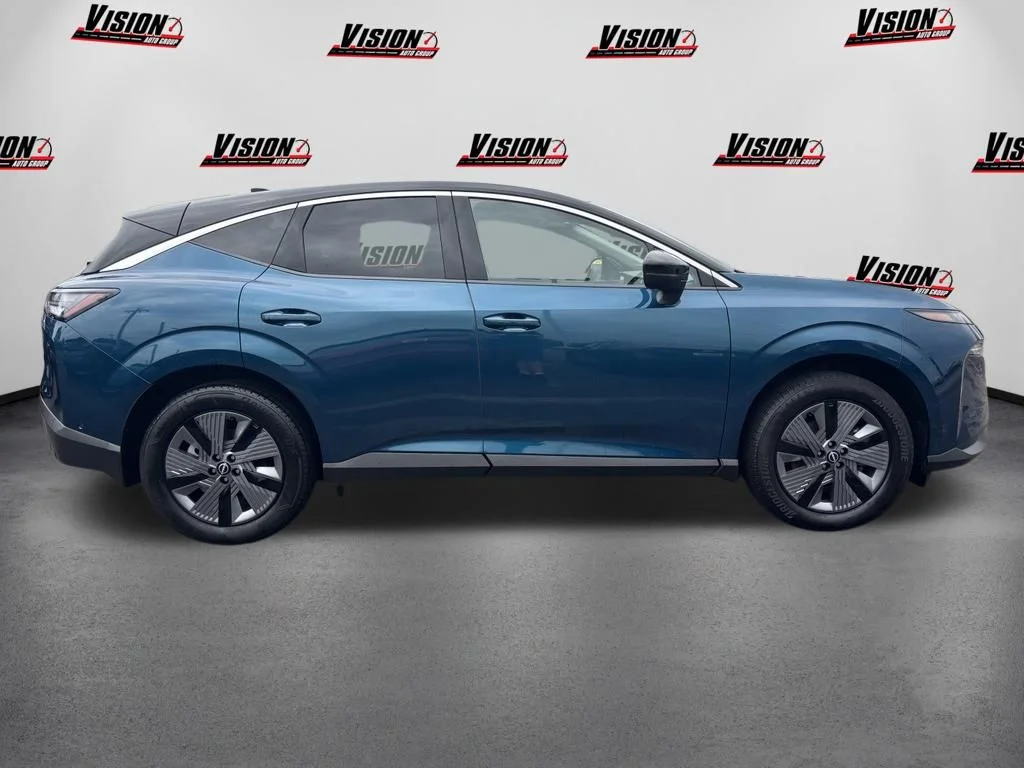 Used 2025 Blue Nissan SL image 3