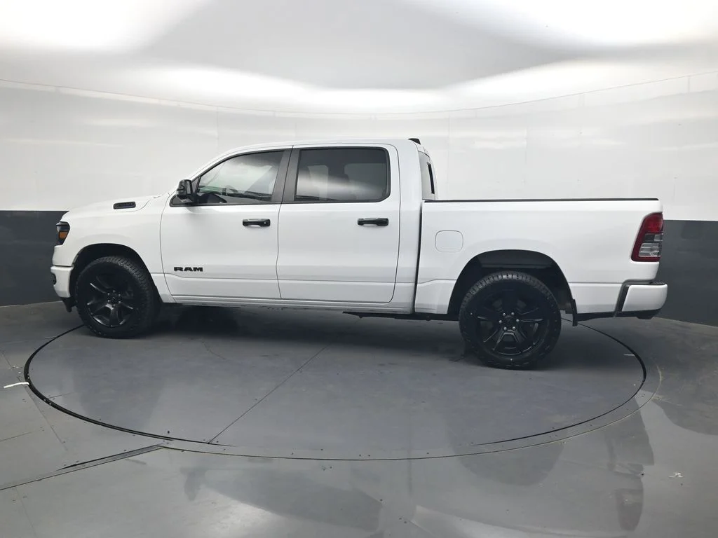 Used 2024 White Ram Big Horn/Lone Star image 12