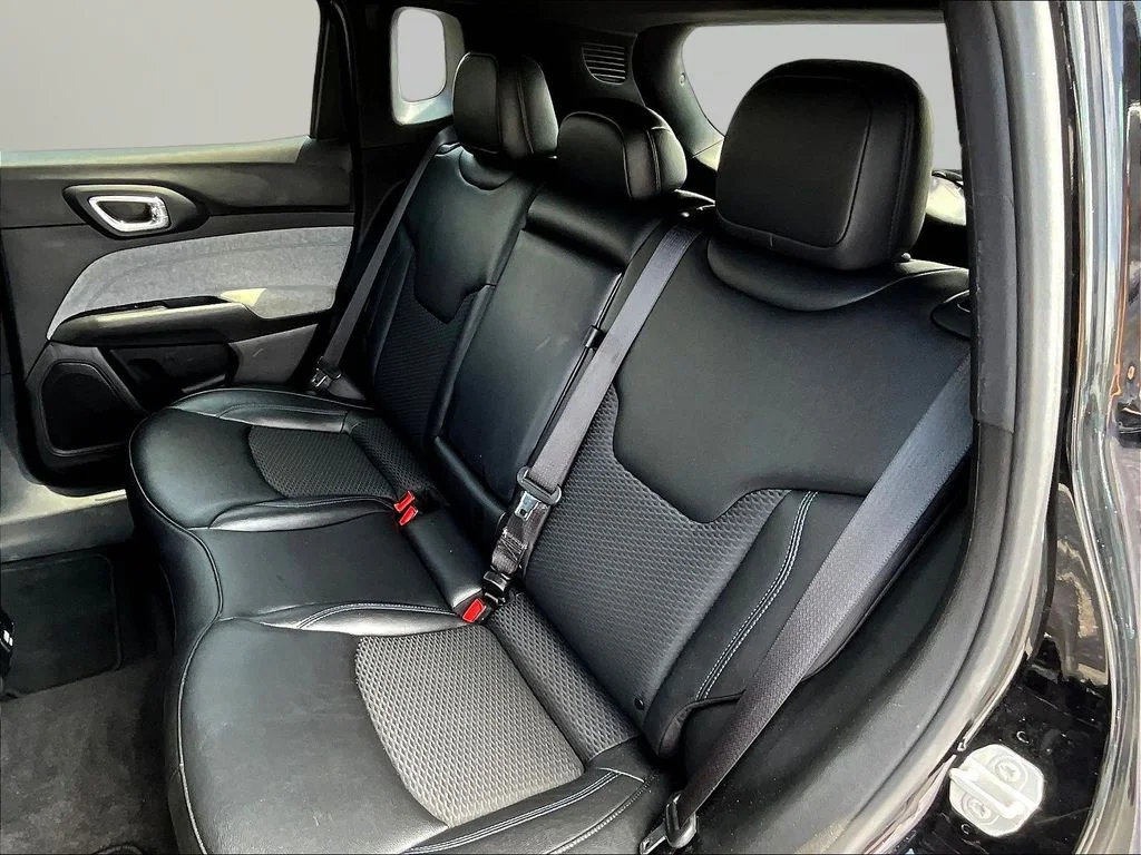 Used 2024 Diamond Black Jeep Latitude image 23