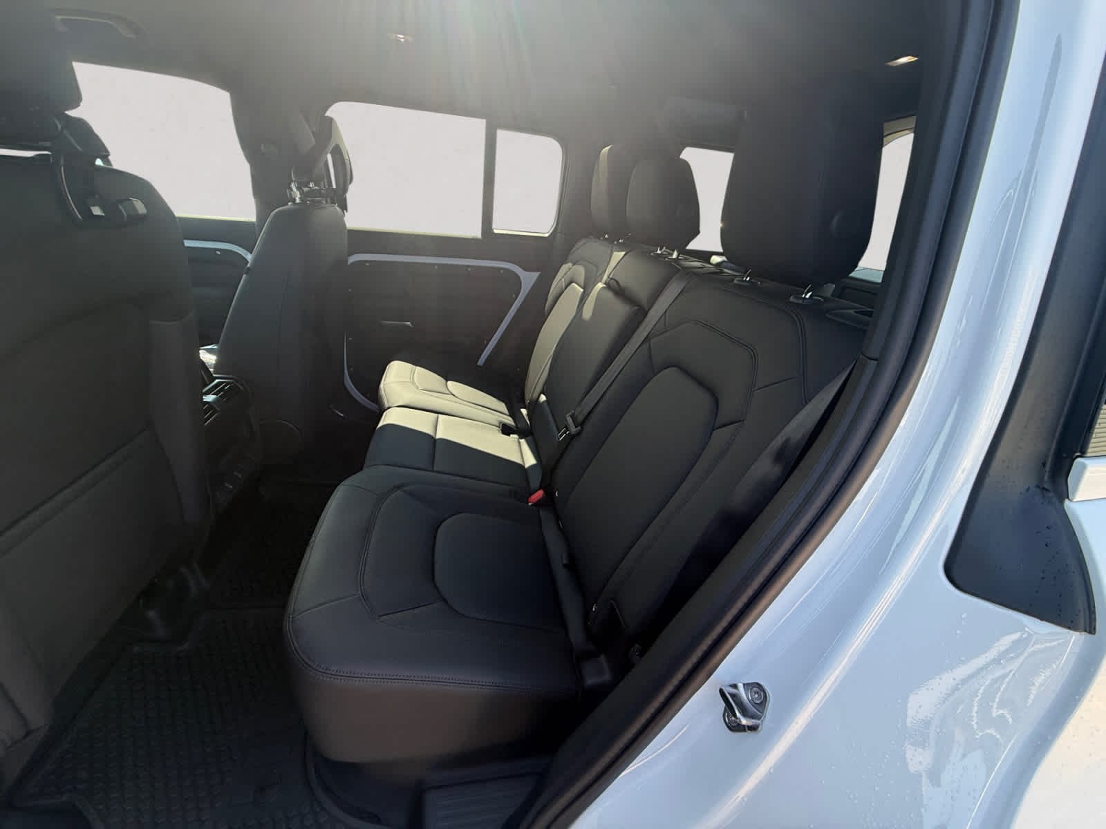 New 2026 Fuji White Land Rover S image 13