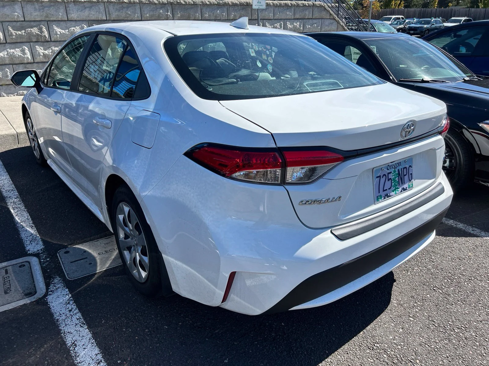 Used 2021 Super White Toyota LE image 7