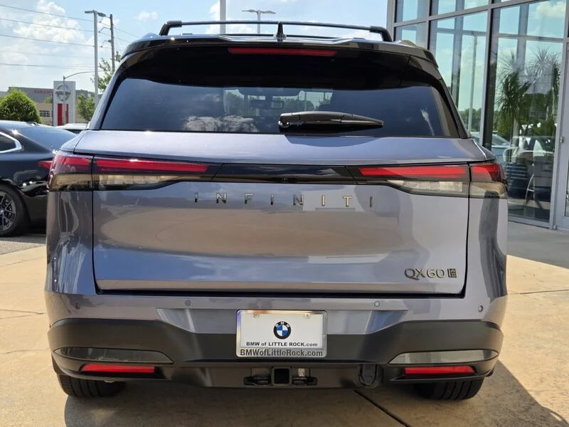Used 2027 Blue / Black INFINITI AUTOGRAPH AWD image 4
