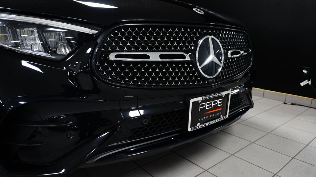 Certified Used 2023 Black Mercedes-Benz GLC 300 image 3