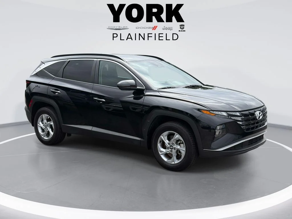 Used 2023 Black Hyundai SEL image 3