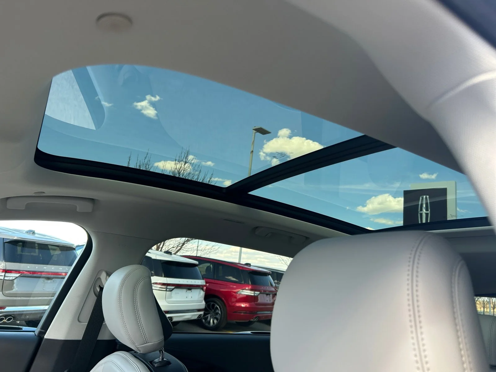 New 2026 Infinite Black Metallic Clearcoat Lincoln Premiere image 18