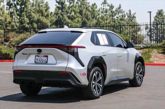 Certified Used 2023 ELEMENTAL SILVER Toyota  image 7