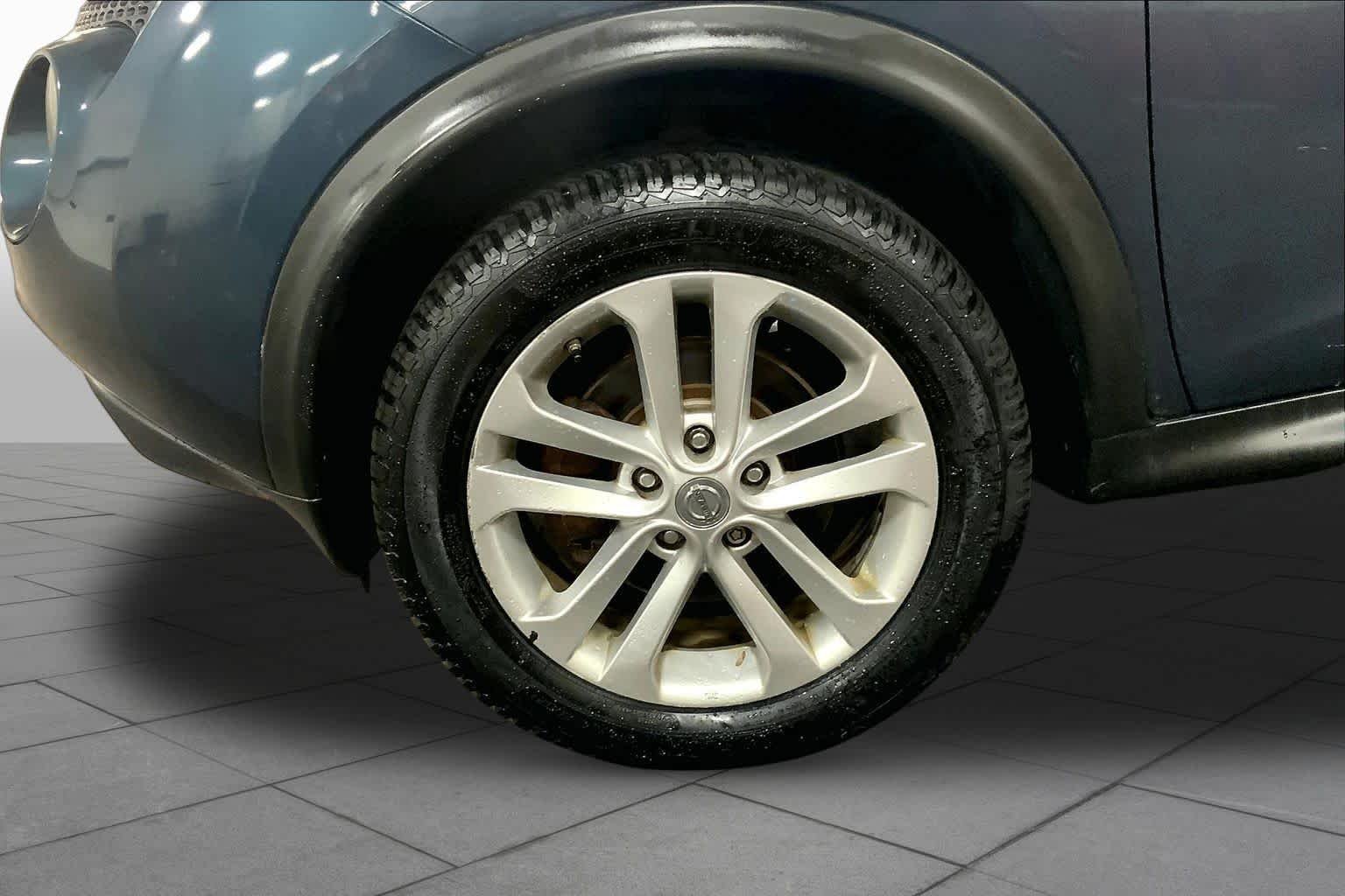 Used 2011 Graphite Blue Nissan SV image 10