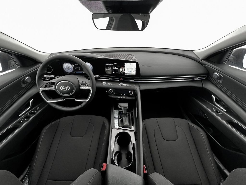 2025 Hyundai Elantra SEL - Photo 13