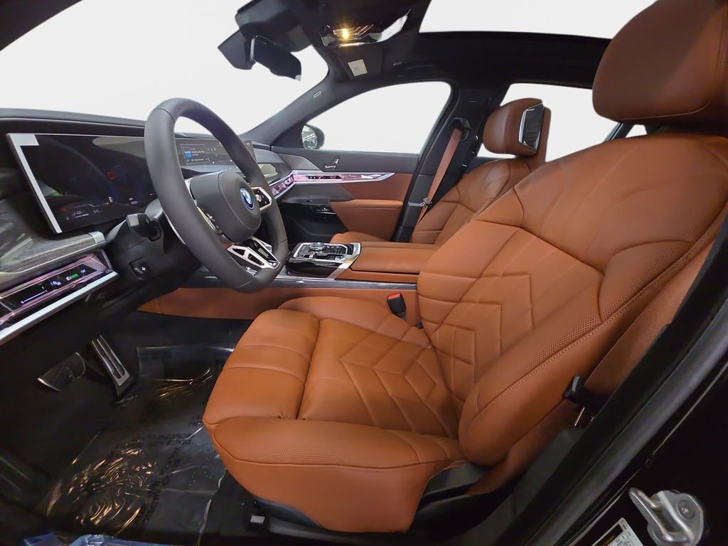 2026 BMW 7 Series 750e - Photo 12