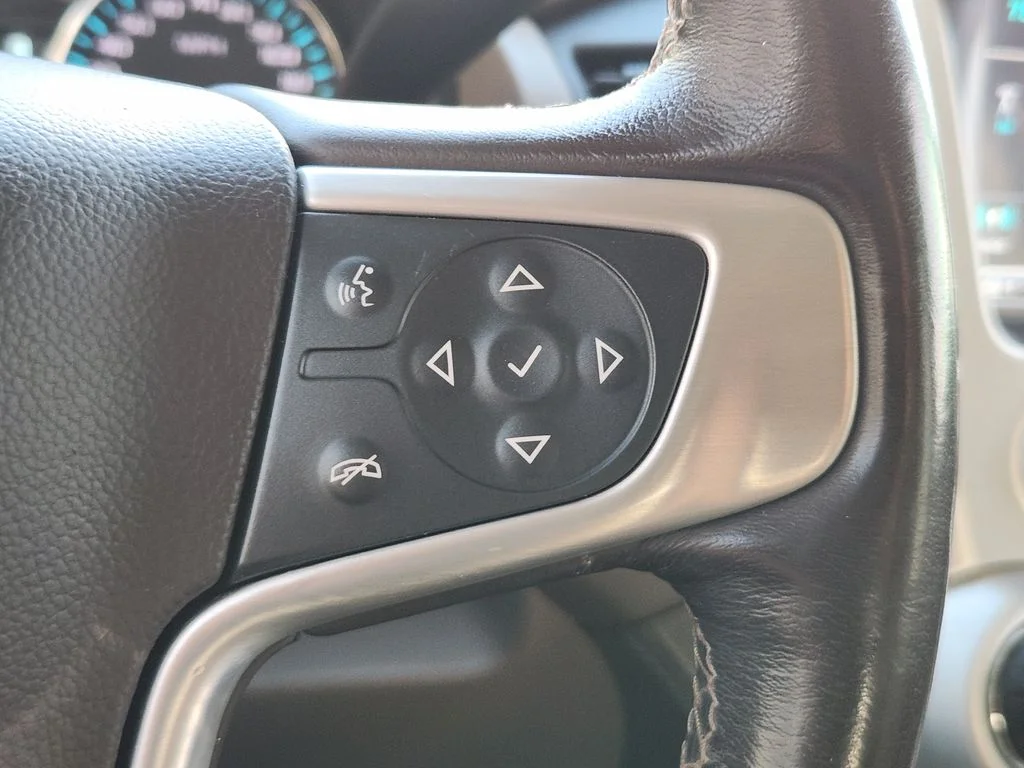 Used 2018 White Frost Tricoat GMC SLT image 29