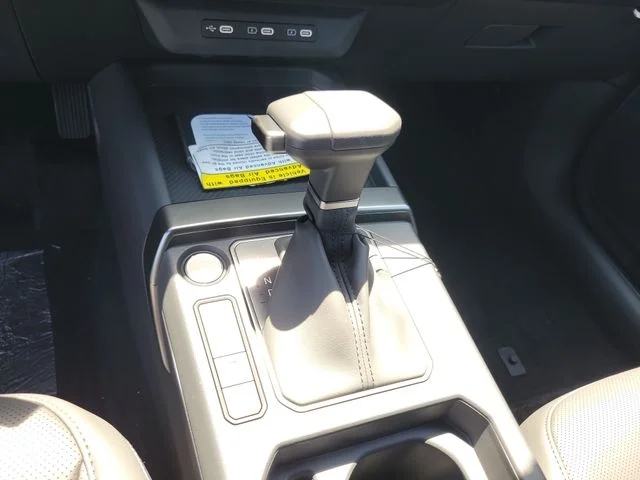 New 2027 Iceberg Green Kia X-Line S image 31