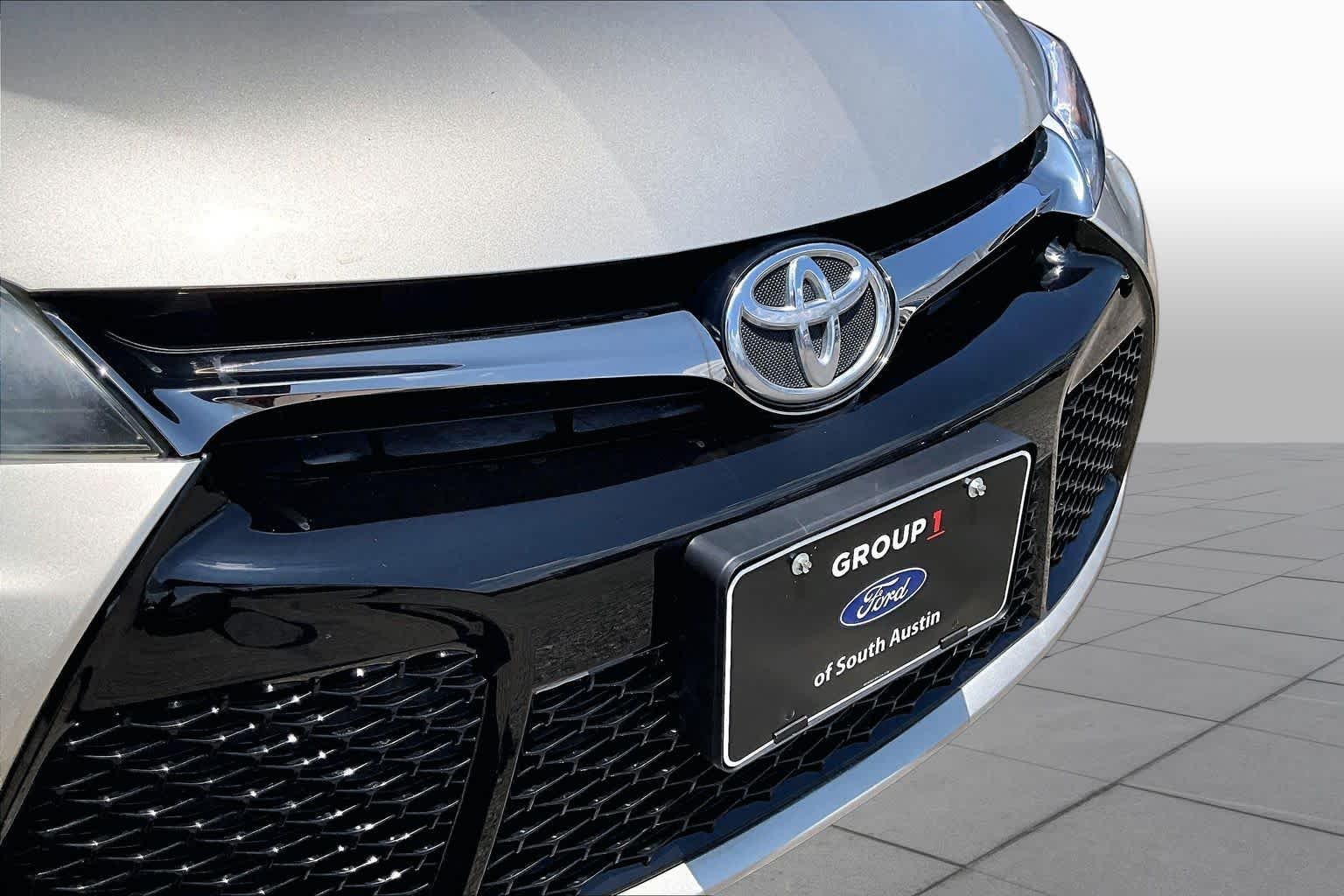 Used 2016 Creme Brulee Mica Toyota SE image 30