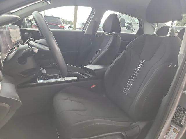 Used 2024  Hyundai SEL image 19