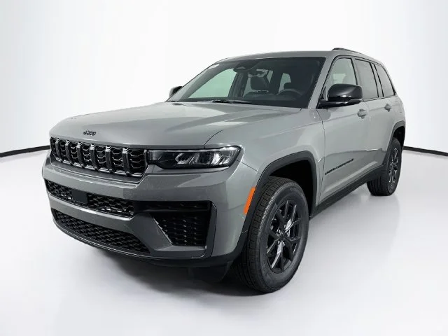New 2027 Sting-Gray Clearcoat Jeep Altitude image 3