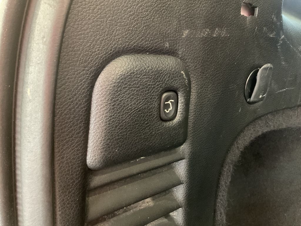 Used 2015 White Jeep Limited image 10