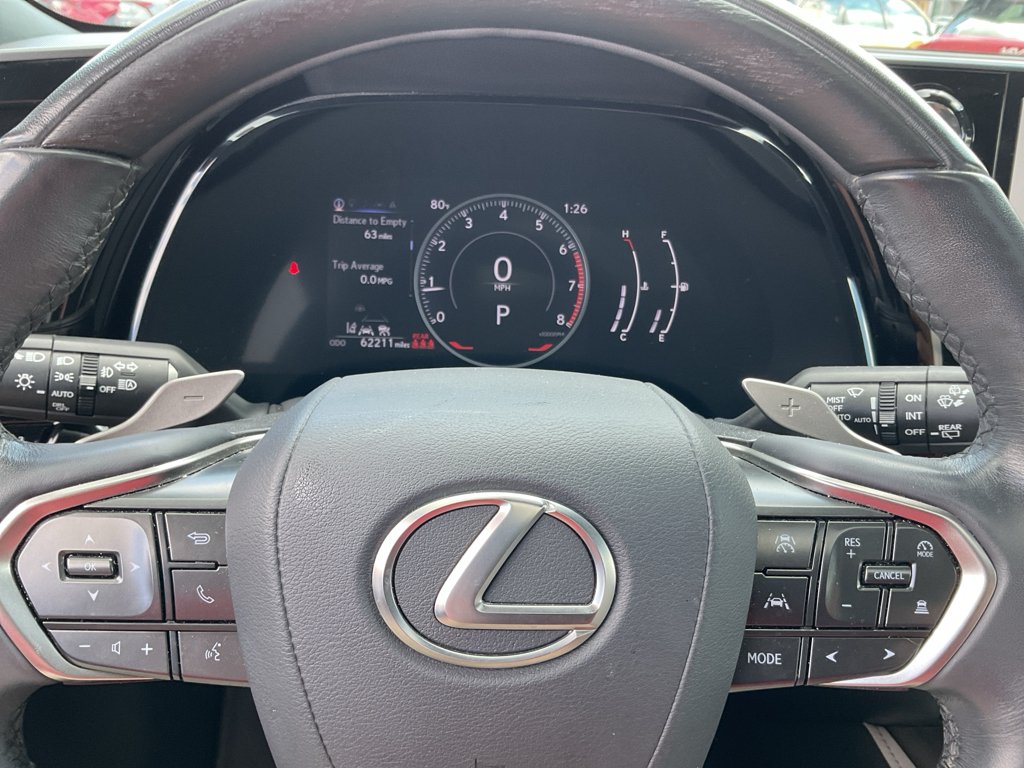 Used 2023 Eminent White Pearl Lexus Premium Plus image 25
