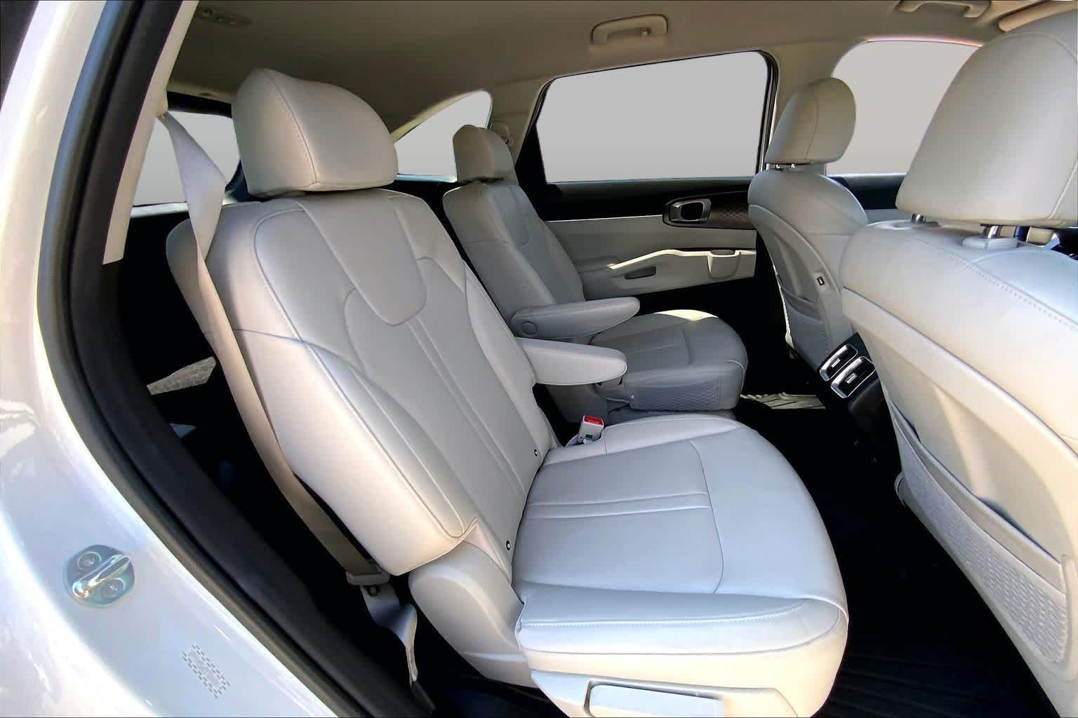 Used 2024 Snow White Pearl Kia EX image 21
