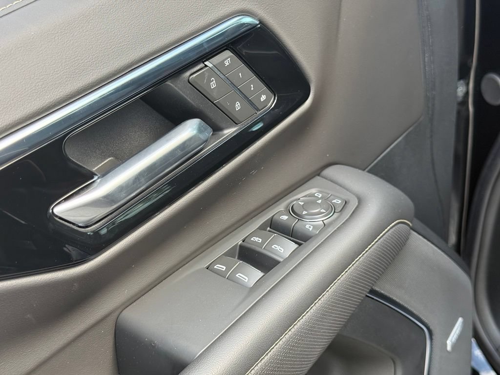 2025 Chevrolet Tahoe Premier - Photo 22
