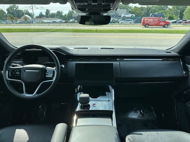 Used 2024 White Land Rover SE image 32