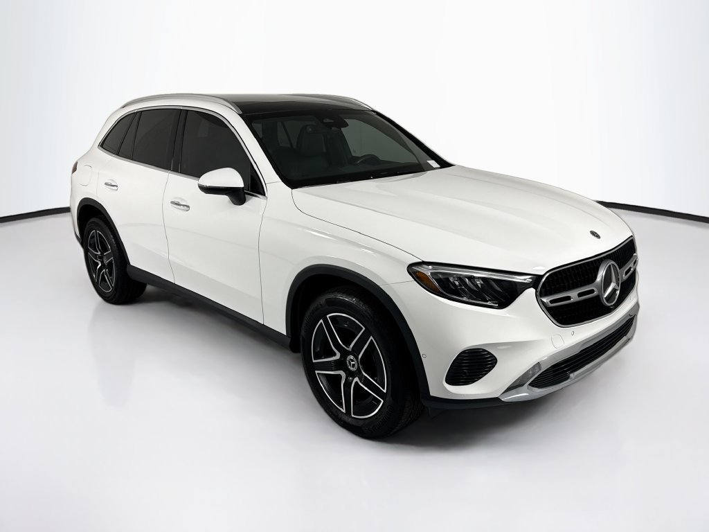Certified Used 2026 Polar White Mercedes-Benz GLC 300 image 3