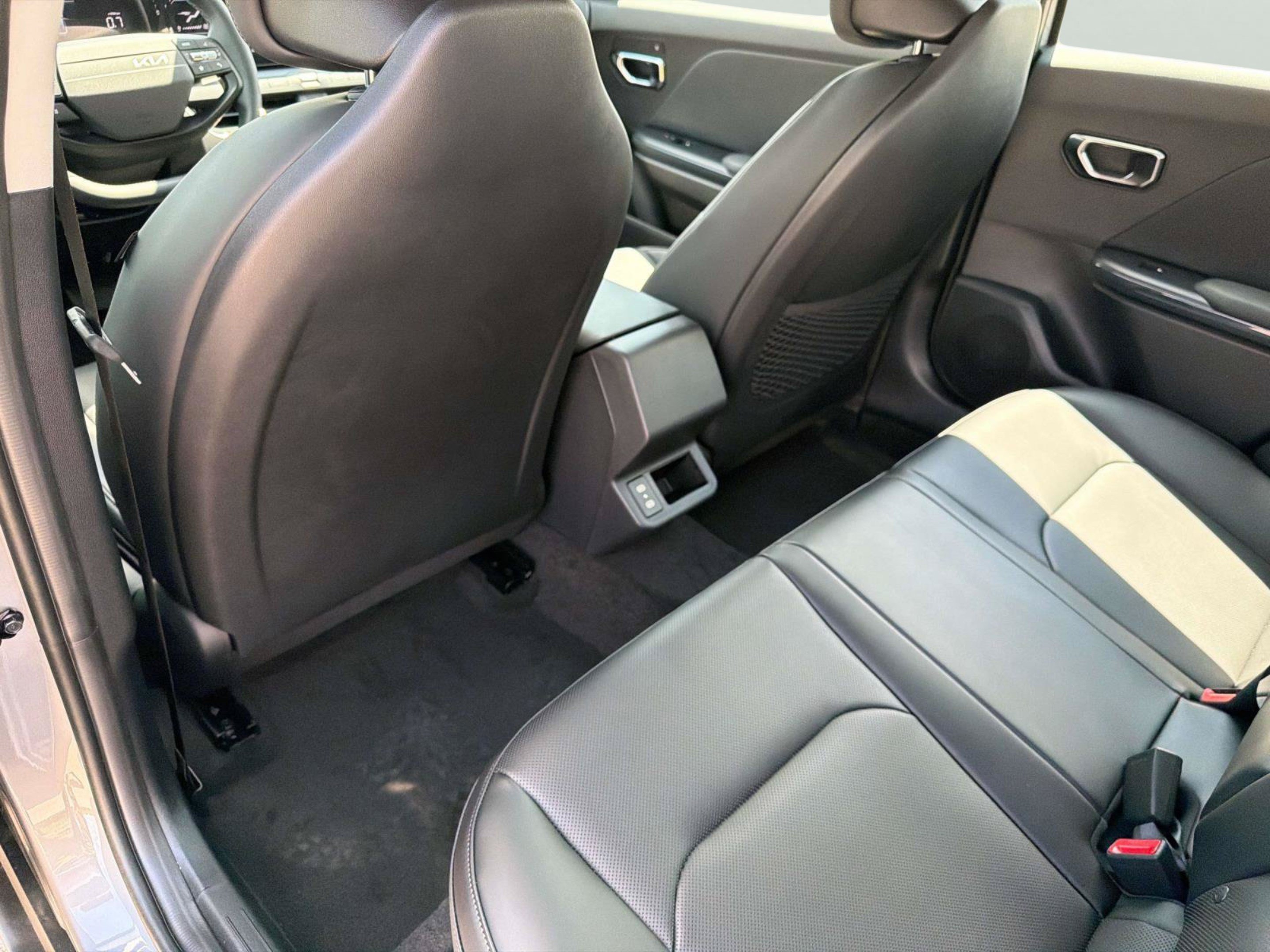 New 2026 Steel Gray Kia EX image 16
