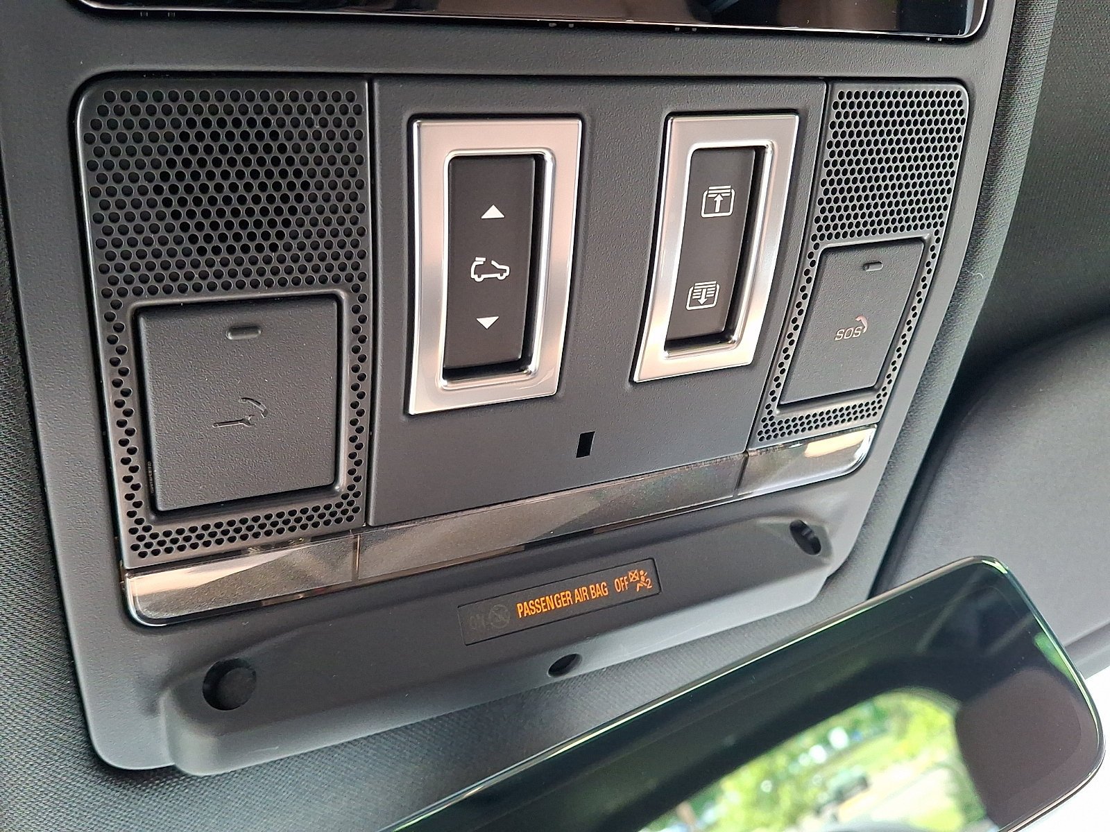 New 2026 Fuji White LAND ROVER X-Dynamic SE image 17