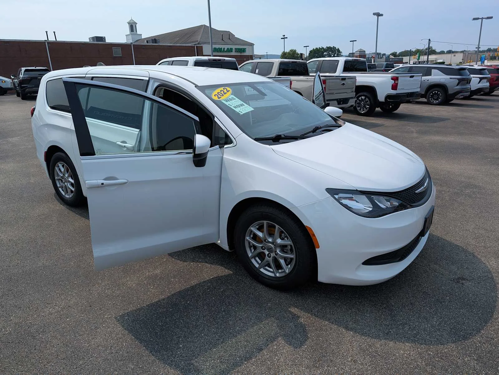 Used 2022 Bright White Clearcoat Chrysler LX image 16